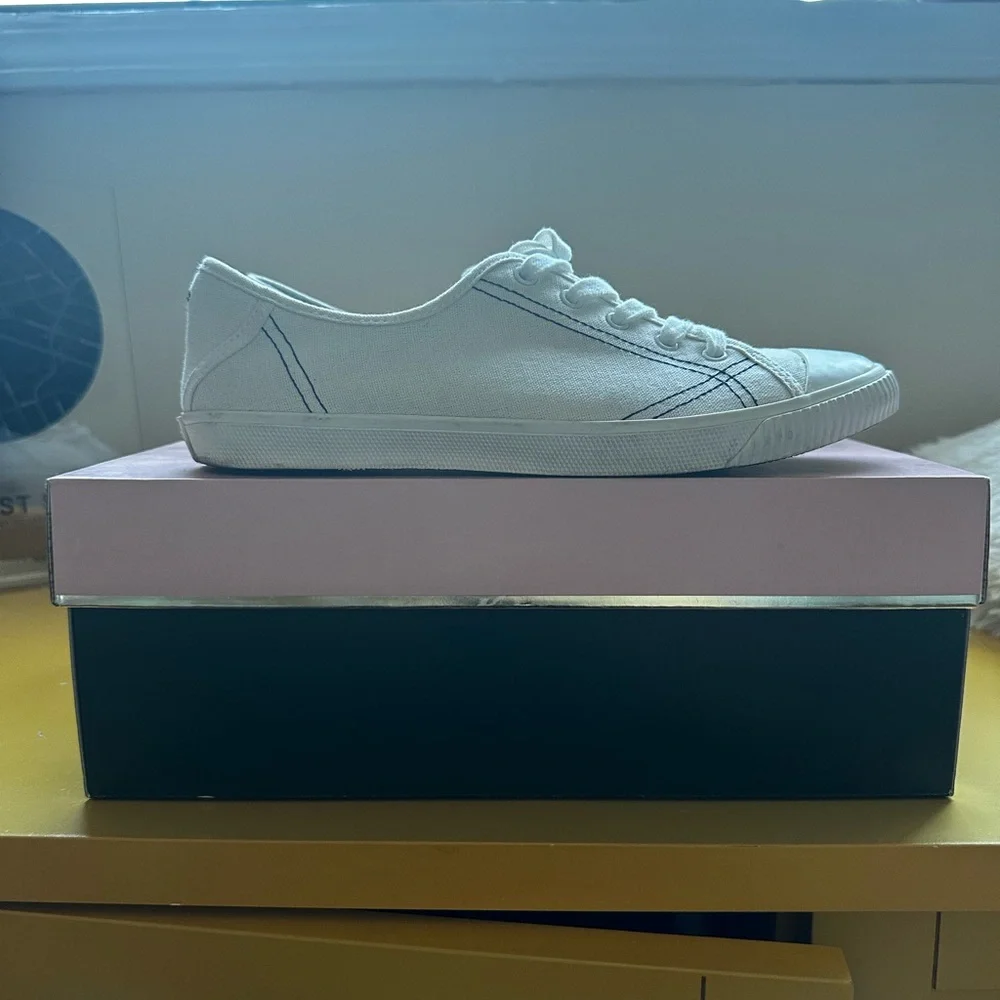 Looking to sell! Kate Spade tennison sneaker size 8.5 - Picture 2 of 5